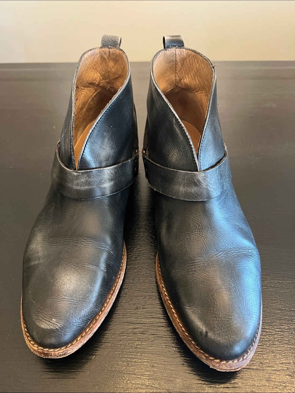 KOOLABURRA Leather Chelsea Ankle Boots - washes out Black Sz 10